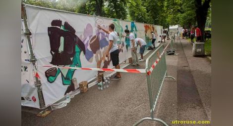 Въпреки проливния дъжд десетимата финалисти на Sprite Graffiti Fest 2013 дадоха всичко от себе си в най-голямата графити битка на България